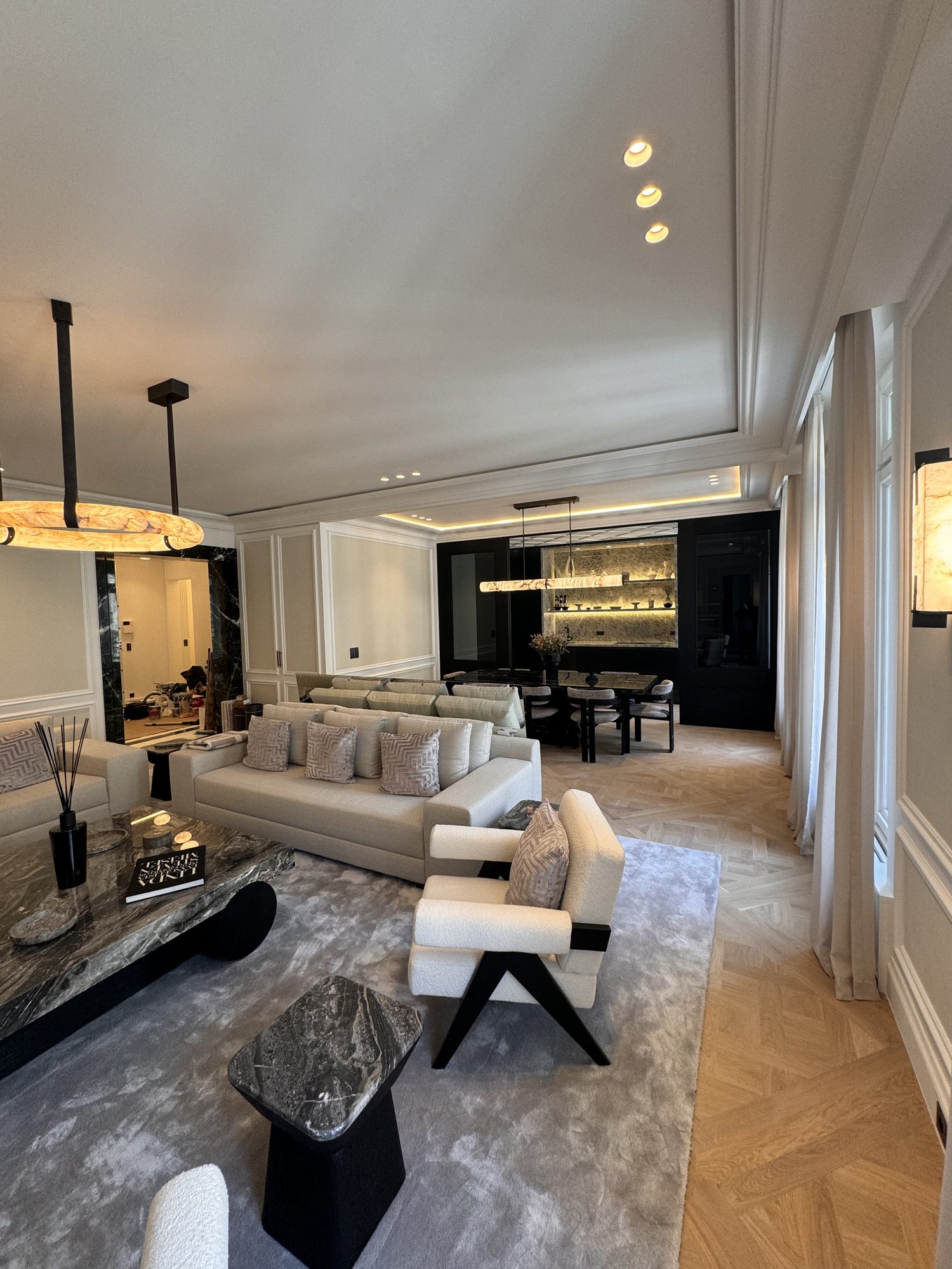 Salon et salle à manger en enfilade, appartement Paris 8e